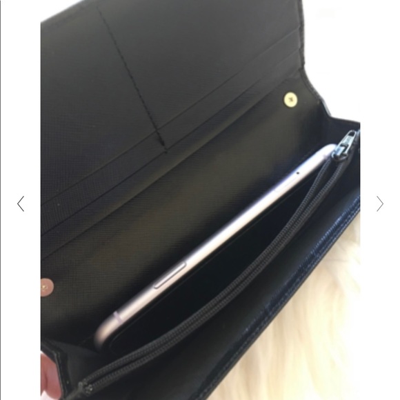 Prada Chain Crossbody Wallet - Picture 6 of 11